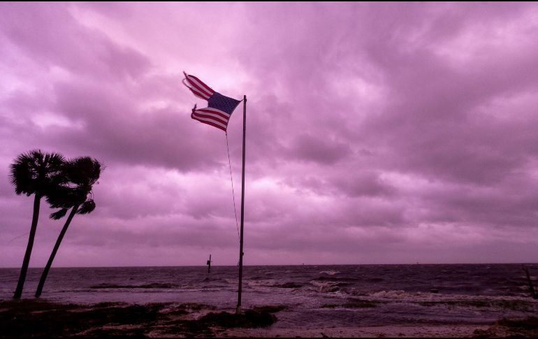 Para los próximos días pronostican inundaciones en zonas cercanas a la costa debido a la subida del mar, el fuerte oleaje y las intensas lluvias. AFP / ARCHIVO