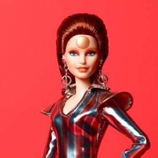 Barbie lanza muñeca inspirada en David Bowie