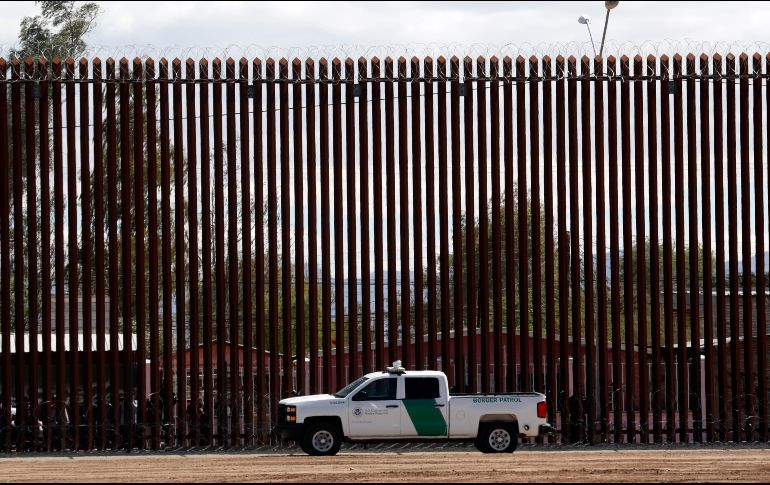 En juego hay miles de millones de dólares que le permitirían a Trump avanzar a una de sus principales promesas de campaña. AP/J. Martin