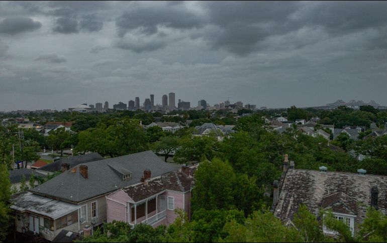 El ciclón se encuentra 65 kilómetros al sur de la ciudad de Lafayette y unos 80 kilómetros al oeste de Morgan City, donde se prevé tocará tierra en las próximas horas. AP / M. Hinton