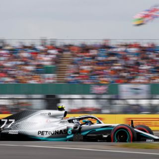 Por un suspiro, Bottas logra la ''pole'' en Gran Bretaña