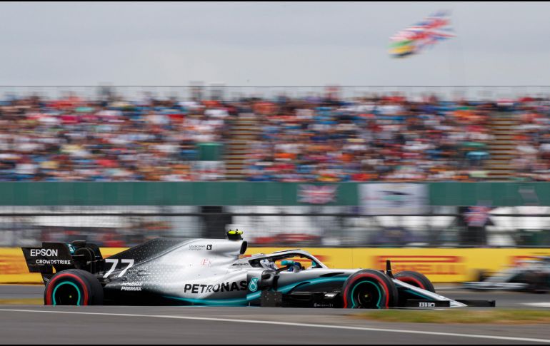 El registro de Valtteri, de un minuto 25 segundos y 93 milésimas, supone el nuevo récord en el circuito de Silverstone. EFE / V. Xhemaj