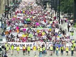 En una de las ciudades considerada como “santuario” para los migrantes, miles participaron en una marcha para detener la criminalización, detención y deportación de indocumentados en Estados Unidos. AFP