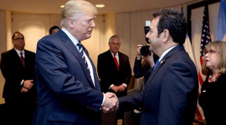 Los mandatarios Jimmy Morales y Donald Trump discutirán temas de migración y seguridad. EFE / ARCHIVO