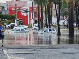 Imagen de la inundación en Av. Patria. EL INFORMADOR