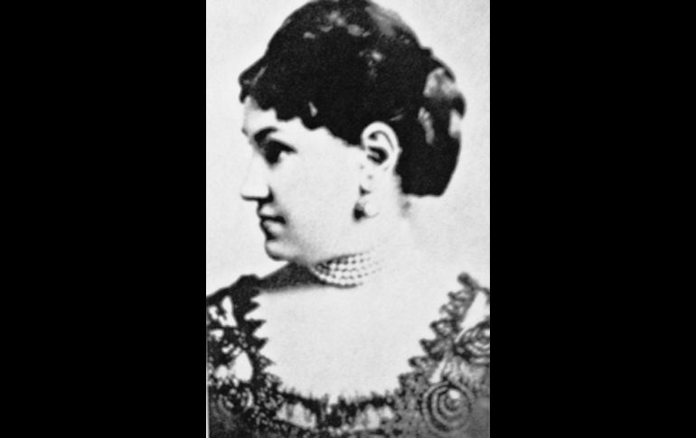 En la imagen la que fuera la “Queen Bee” de la alta sociedad neoyorquina y, creadora de la misma. Así Mrs. Astor en muy publicitado Baile de los 400 se logra posicionar como la reina de esa dizque Sociedad... Claro, aunque con 350 años de retraso en comparación con la verdadera Alta Sociedad del continente Americano como lo fue y ha sido la mexicana. Comparemos la imagen de Mrs. Astor con la de Carmelita de Díaz... y resulta risible la fealdad de la americana contra la belleza, elegancia y aplomo de nuestra antigua Primera Dama. CORTESÍA / F. Partida