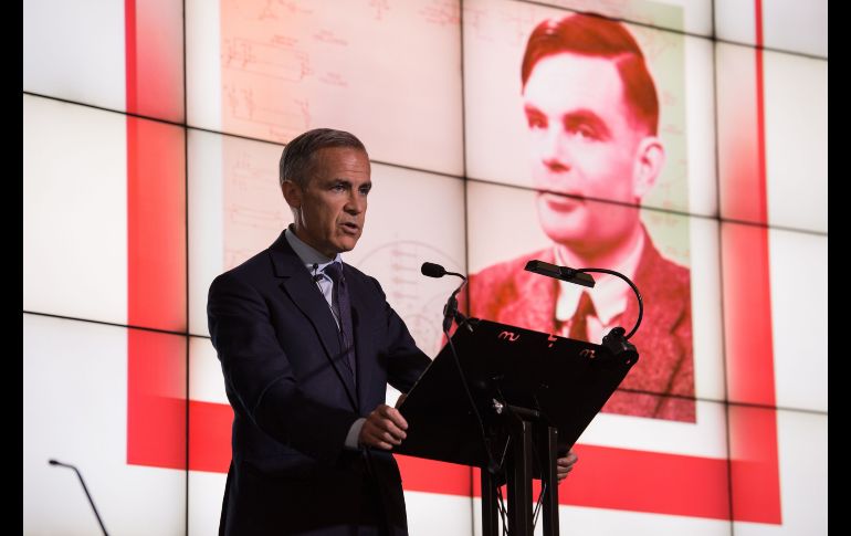 Mark Carney, gobernador del Banco de Inglaterra, hizo la presentación del billete este lunes en Manchester. AFP/O. Scarff