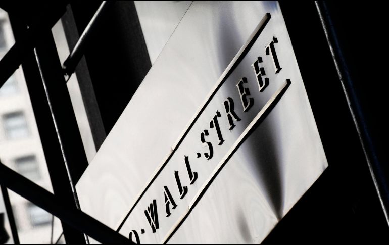 El Dow Jones aumentó 27 unidades, llegó a 27 mil 359 puntos. AP / ARCHIVO