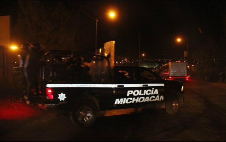 La Policía Michoacán mantiene un operativo en los accesos y salidas del municipio, para dar con los responsables del hecho criminal. TWITTER / @MICHOACANSSP