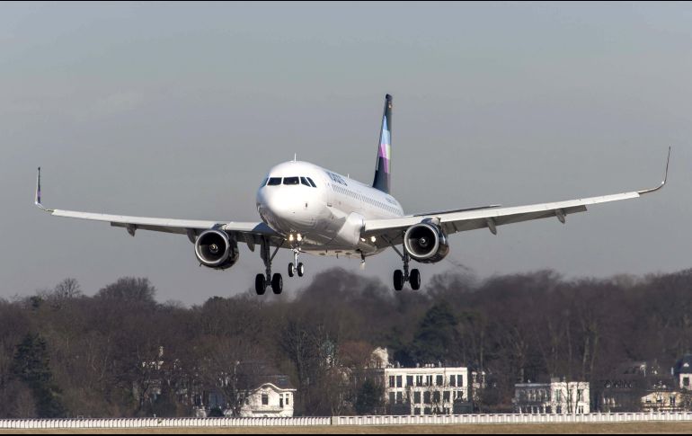 En 2015 las aerolíneas de bajo costo sólo movilizaban a tres de cada 10 viajeros. EFE/Archivo