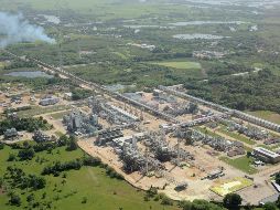 La calificadora explicó que con base en el presupuesto de gastos de capital de Pemex se estima que los costos totales incurridos para la exploración y el desarrollo aumentarán a seis mil millones de dólares en 2019. EFE/ ARCHIVO