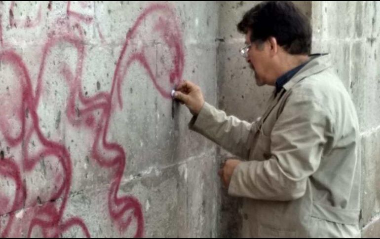 El INAH realizará el peritaje para realizar el mejor procedimiento para limpiar y cubrir el daño. TWITTER / @MoreliaGob