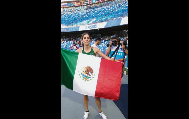 Paola Moran Errejón, acreedora a la medalla de oro en Nápoles, Italia. 