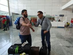 Viajeros cargan su repelente contra los mosquitos. EL INFORMADOR / P. López