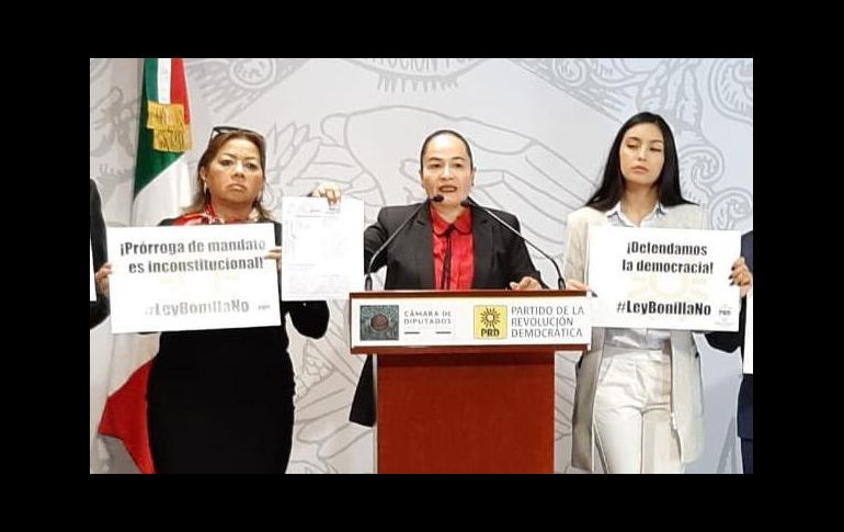 Los perredistas también consideraron que el presidente Andrés Manuel López Obrador debe hacer un llamado a cumplir la ley. TWITTER/@juarezvero
