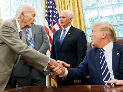 Buzz Aldrin y Michael Collins son los únicos dos tripulantes que siguen con vida; Neil Armstrong murió en 2012. AP / A. Brandon