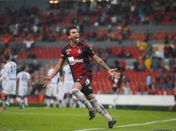 Édson Rivera la mandó a guardar prácticamente en la primera pelota que tocó al ingresar de cambio en la segunda mitad. EL INFORMADOR / F. Atilano