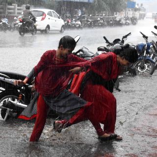 Lluvias dejan 160 muertos en el  Nepal y Assam en India