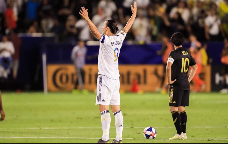 En ese duelo que Zlatan se generó contra Carlitos, tras las declaraciones en las que aseguró que era mejor que el tricolor, 