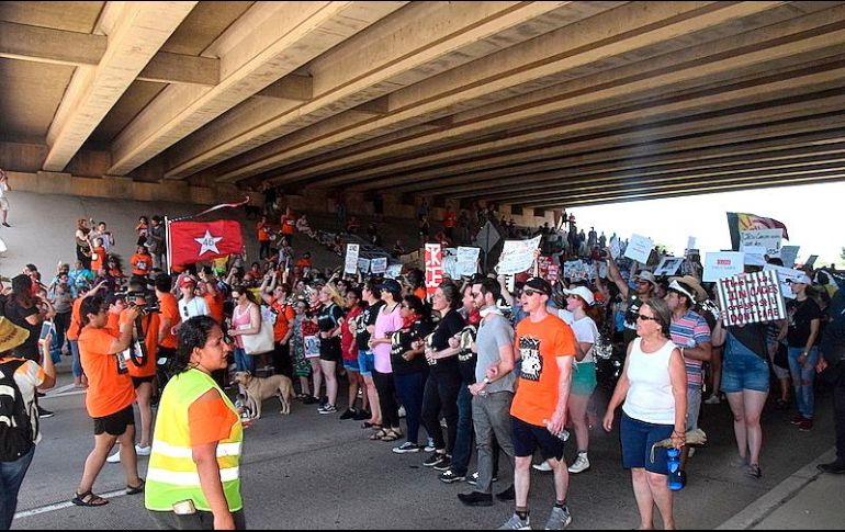 Estadounidenses de ascendencia japonesa e indígenas norteamericanos se sumaron a la marcha. AP/S. Rains-The Lawton Constitution