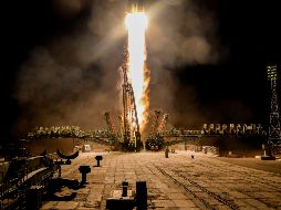 Tras dar cuatro vueltas alrededor de la Tierra, el ruso Alexandr Skvortsov, el estadounidense Andrew R. Morgan y el italiano Luca Parmitano arribaron a la Estación. AFP/J. Kowsky