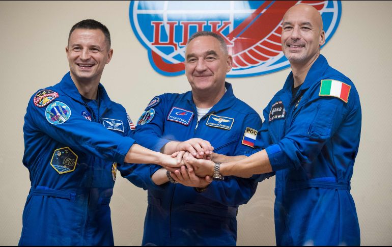 Tras dar cuatro vueltas alrededor de la Tierra, el ruso Alexandr Skvortsov, el estadounidense Andrew R. Morgan y el italiano Luca Parmitano arribaron a la Estación. AFP/J. Kowsky