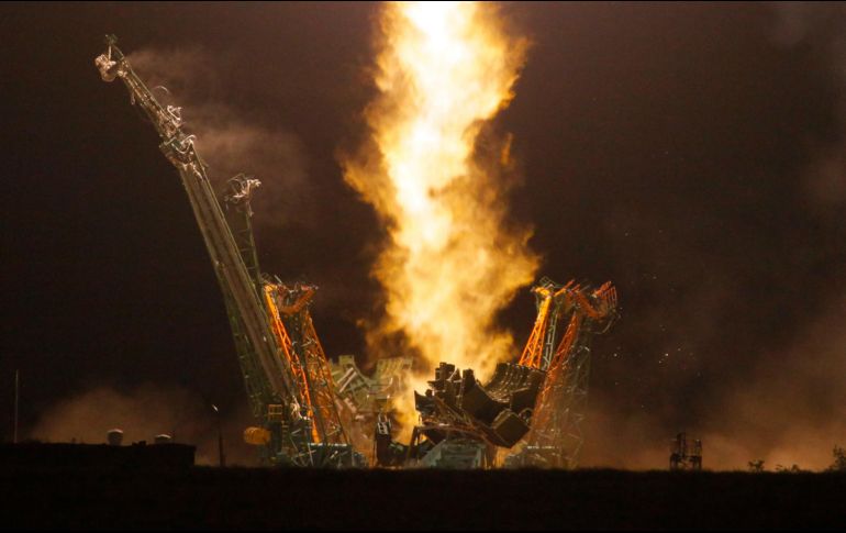 Tras dar cuatro vueltas alrededor de la Tierra, el ruso Alexandr Skvortsov, el estadounidense Andrew R. Morgan y el italiano Luca Parmitano arribaron a la Estación. AFP/J. Kowsky