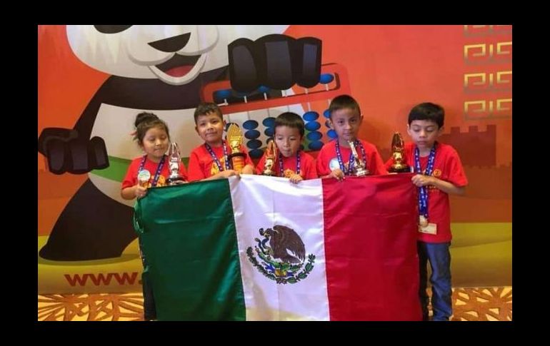 Los familiares de los niños tuvieron que realizar diversas actividades para poder juntar recursos que los llevaran a esta competencia. ESPECIAL