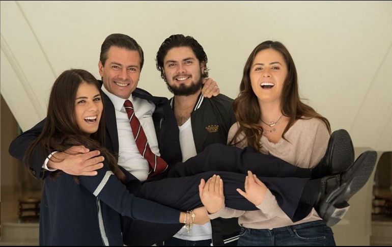 Alejandro Peña Pretelini subió una divertida foto a su cuenta para felicitar a su padre. INSTAGRAM/alejandropepre