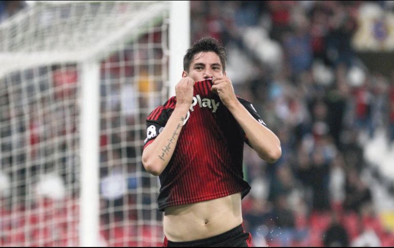 Celebró como niño el gol que le dio la victoria a los rojingros sobre los Bravos. AFP