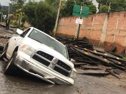 Tras la tormenta de ayer, así quedó el camino a Bosques de Santa Anita, en Tlajomulco. TWITTER/@Aleacevesg