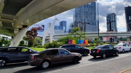 Uno de cada tres automovilistas deben refrendo vehicular