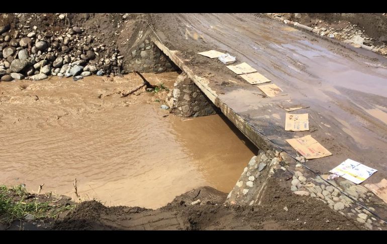 La dependencia agregó que sí bajó material forestal, como ramas, pero no afectó ni viviendas ni a la población. ESPECIAL/ @PCJalisco