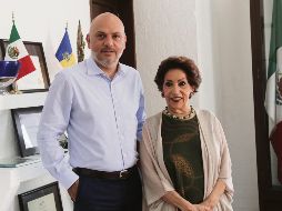 Germán Ralis y Gloria López, en la firma del acuerdo. CORTESÍA / SECTURJAL