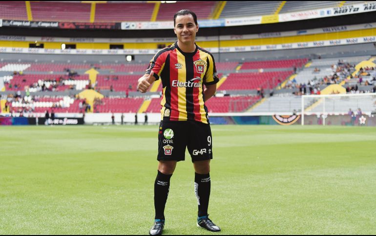 Finalmente Omar no se resistió al gusto por la cancha y ayer fue anunciado como jugador de la manada para el próximo torneo. IMAGO7