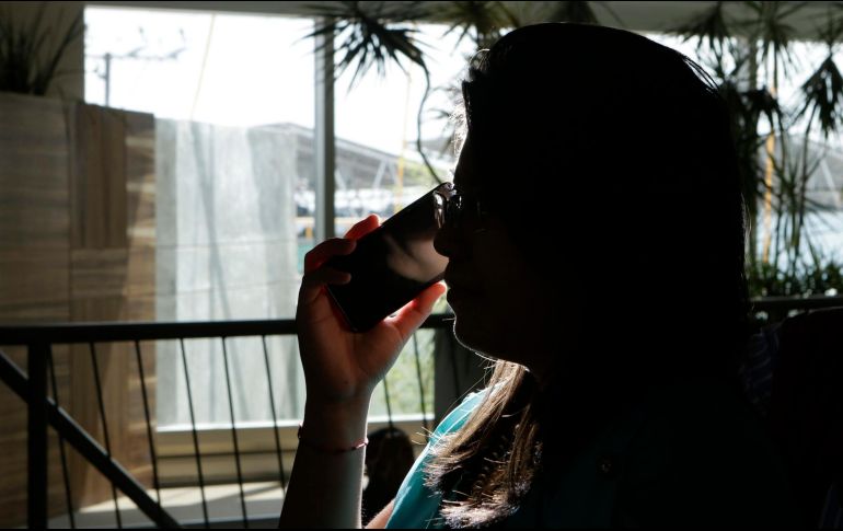 La Policía Federal recomienda que, si recibe una llamada de amenazas, cuelgue y denuncie de inmediato. NOTIMEX/Archivo