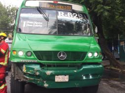 Choca unidad del transporte público en colonia Americana