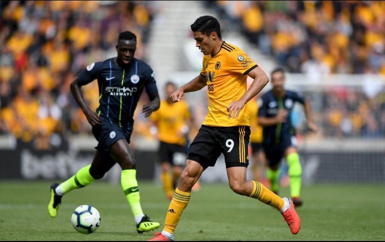 Jiménez (D) estuvo poco más de 30 minutos en la cancha y creó dos ocasiones de gol. TWITTER/@Wolves