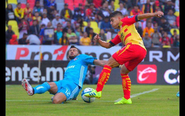 Además del penalti atajado, Vargas (I) tuvo al menos otras tres intervenciones destacadas. IMAGO 7/C. Cuin