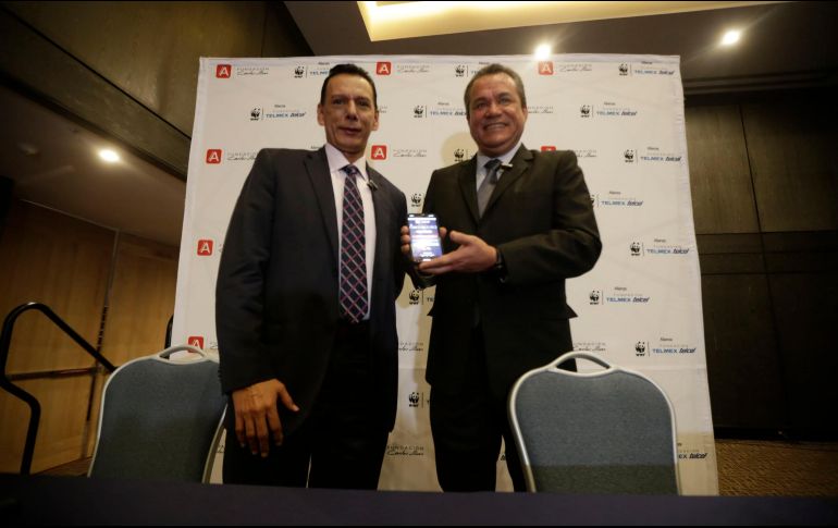 Sergio Patgher, gerente de marca y responsabilidad social y Hugo León Gastélum, director de región 5. EL INFORMADOR/F. Atilano