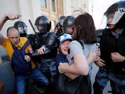 Numerosos policías fueron desplegados rápidamente en el lugar, poniendo fin al bloqueo, según periodistas de la AFP. EFE/ Y. Kochetkov