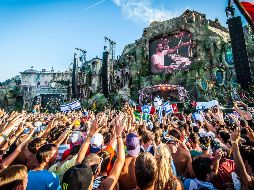 La pegajosa melodía puso a bailar, gritar y saltar a los asistentes que agitaban las manos. AFP/ARCHIVO