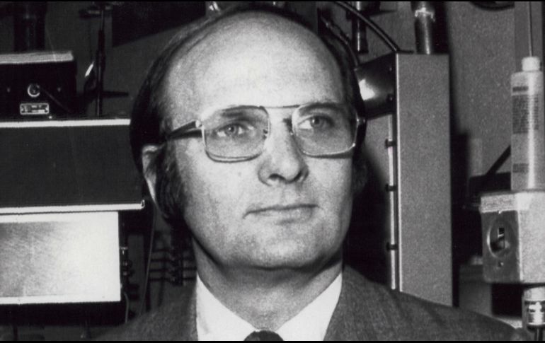 Junto con sus colegas John Bardeen y Leon Cooper, Schrieffer obtuvo el Nobel de Física por desarrollar la teoría BCS. ESPECIAL