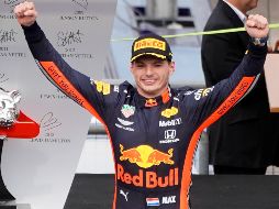 Verstappen, campeón esta temporada en Austria, reinó en el caos de Hockeheim donde la lluvia fue protagonista. EFE / R. Wittek