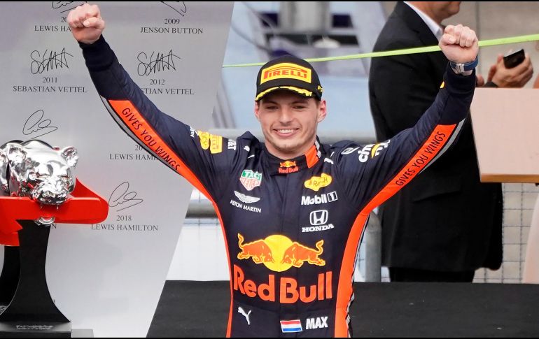 Verstappen, campeón esta temporada en Austria, reinó en el caos de Hockeheim donde la lluvia fue protagonista. EFE / R. Wittek