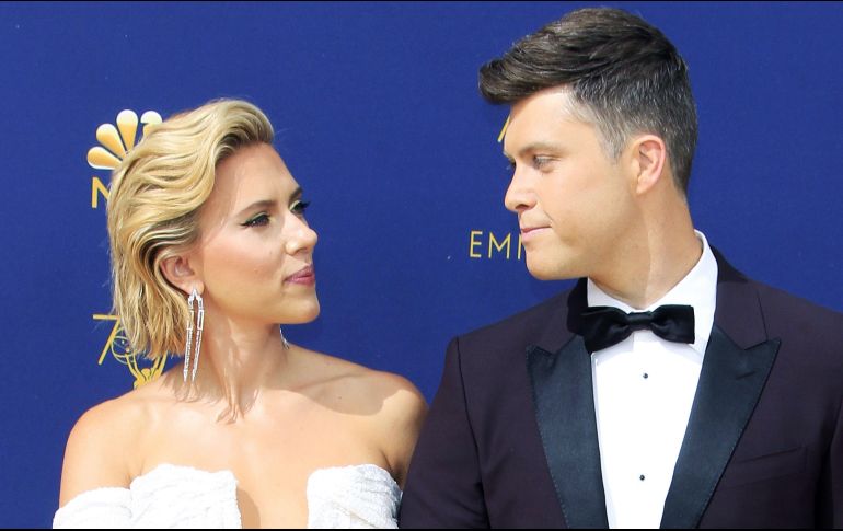 Scarlett y Colin Jost llevan dos años de noviazgo y en mayo revelaron su deseo de contraer matrimonio. EFE / ARCHIVO
