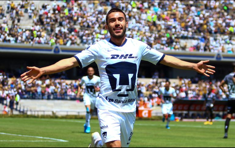 Juan Pablo Vigón celebra tras anotar el primer gol de Pumas al 10'. IMAGO7/A. Suárez