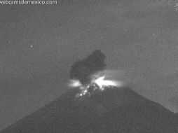 Las explosiones produjeron el lanzamiento de material incandecente y columnas eruptivas. TWITTER / @PC_Estatal