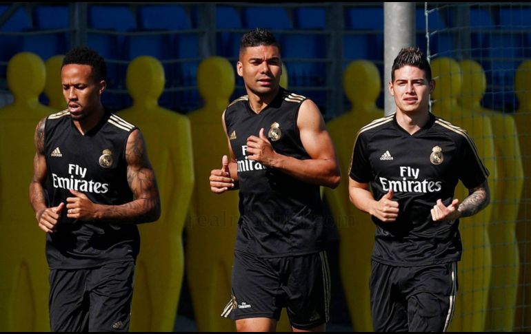 Se ha rumorado que James podría llegar al Atlético de Madrid o al Nápoles italiano, pero no se descarta que continúe en el equipo al que pertenece. ESPECIAL / realmadrid.com