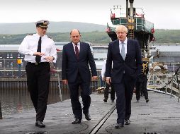 El Gobierno británico aún no anunció ninguna visita de Johnson (Der.) a las capitales de la UE, y su vocera ha indicado que no viajaría hasta que Bruselas cambie su postura. EFE/S. Burke